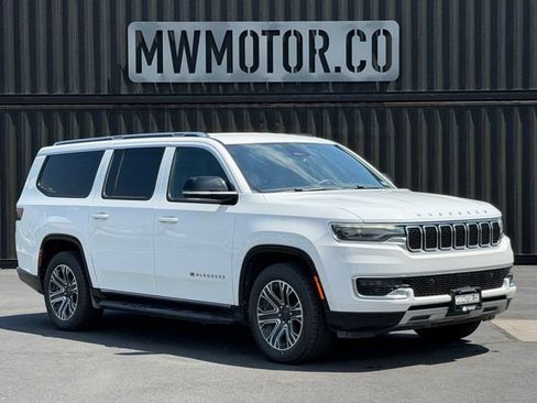 Used 2024 Jeep Wagoneer L Series II w/ Flexible Seating Group AWD/4WD image 1