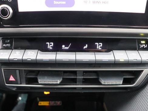 Used 2025 Toyota Camry SE image 33