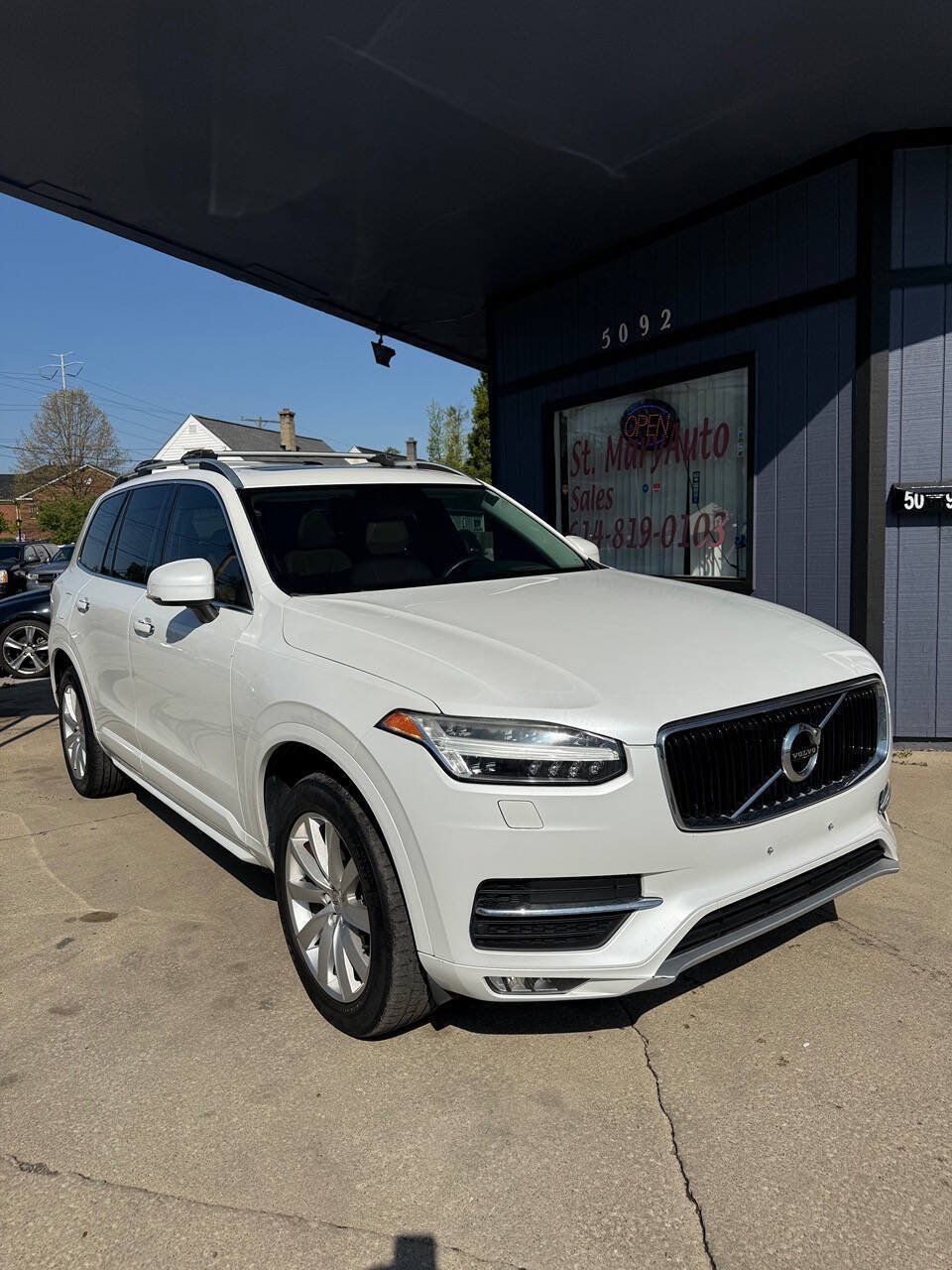 Used 2016 Volvo XC90 T6 Momentum AWD/4WD image 1