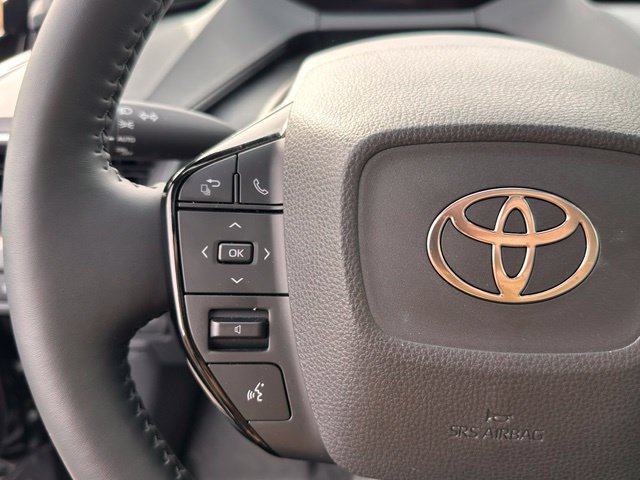 Used 2024 Toyota Prius XLE FWD image 21