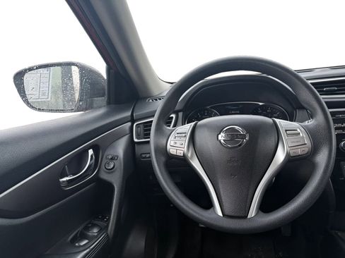Used 2015 Nissan Rogue SV image 10