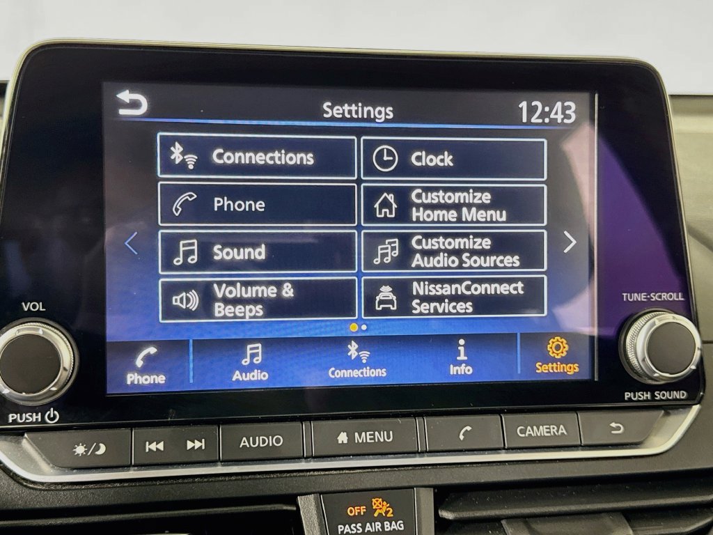 Used 2025 Nissan Altima 2.5 SV FWD image 34