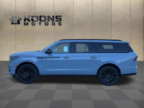 New 2026 Lincoln Navigator L Reserve w/ Jet Appearance Package AWD/4WD image 4