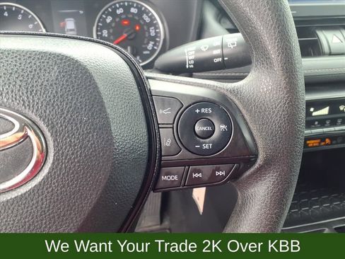 Used 2020 Toyota RAV4 LE image 27