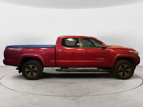 Used 2019 Toyota Tacoma TRD Sport w/ Technology Package AWD/4WD image 6