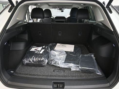 New 2026 Volkswagen Tiguan SE image 17