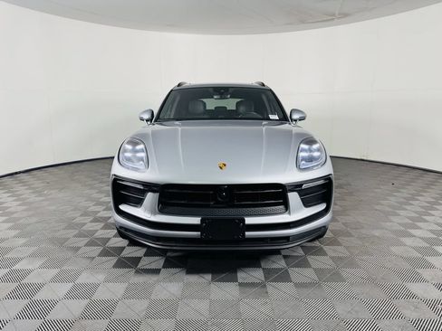 Used 2024 Porsche Macan AWD/4WD image 3