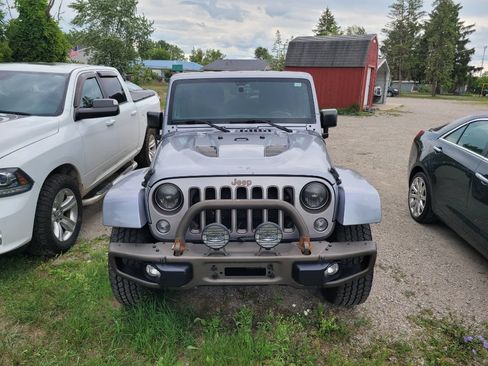 Used 2016 Jeep Wrangler Unlimited Sahara AWD/4WD image 2