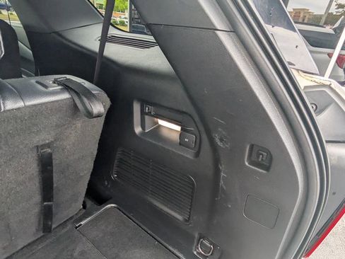 Used 2020 Ford Explorer XLT w/ Equipment Group 202A AWD/4WD image 51