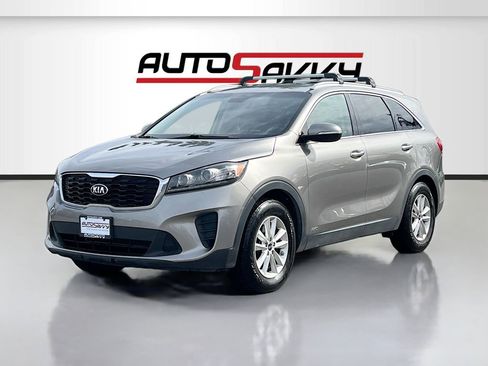 Used 2019 Kia Sorento LX w/ LX Convenience Package image 3