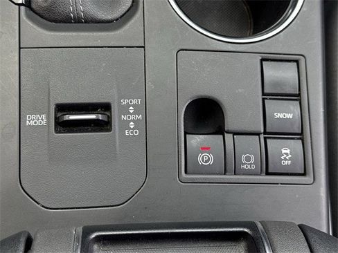 Used 2023 Toyota Highlander XLE image 22