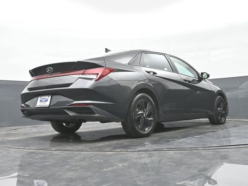 Used 2023 Hyundai Elantra SEL image 44