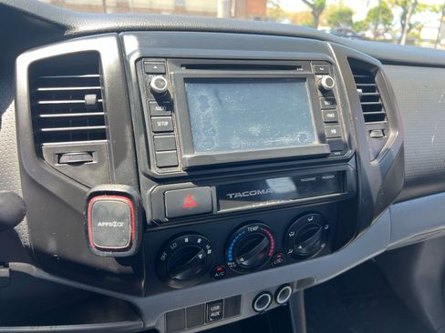 Used 2015 Toyota Tacoma 2WD Access Cab image 18