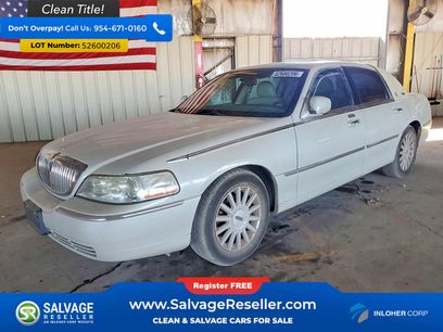 Used 2005 Lincoln Town Car Signature Limited