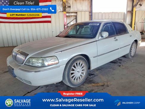 Used 2005 Lincoln Town Car Signature Limited RWD image 1