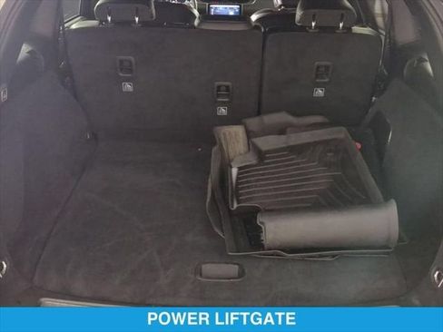 Used 2022 Jeep Grand Cherokee Overland w/ Luxury Tech Group IV AWD/4WD image 10