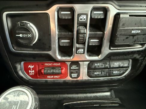 Used 2020 Jeep Gladiator Rubicon image 18