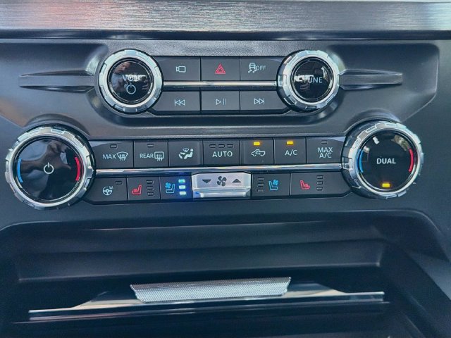 Used 2025 Ford F250 Lariat w/ Lariat Ultimate Package AWD/4WD image 33