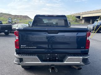 Used 2022 Chevrolet Silverado 2500 LT w/ Convenience Package AWD/4WD video 4