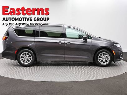 Used 2023 Chrysler Pacifica Touring-L