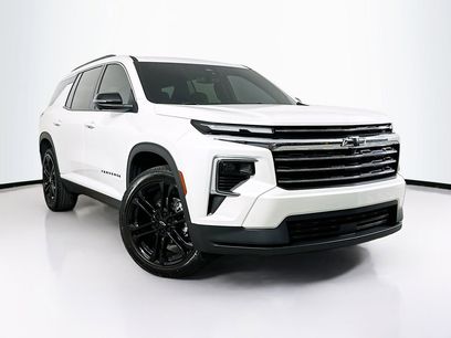 Used 2025 Chevrolet Traverse LT w/ Driver Confidence Package