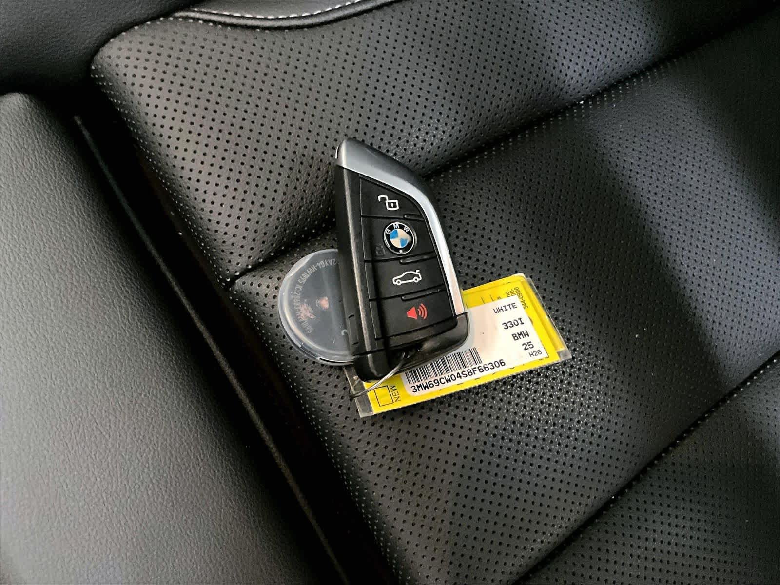 Used 2025 BMW 330i Sedan w/ Convenience Package RWD image 15