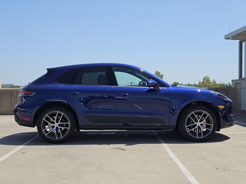 Certified 2026 Porsche Macan AWD/4WD image 9