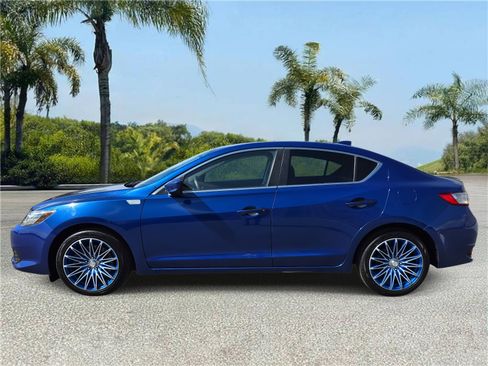Used 2017 Acura ILX image 2