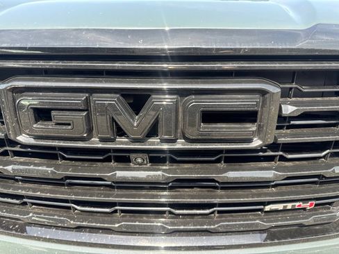Used 2025 GMC Yukon XL AT4 w/ AT4 Premium Package AWD/4WD image 30