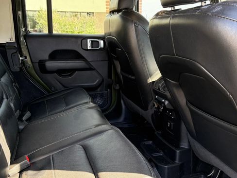Used 2020 Jeep Wrangler Unlimited Sahara AWD/4WD image 13
