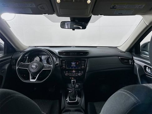 Used 2019 Nissan Rogue SV image 21