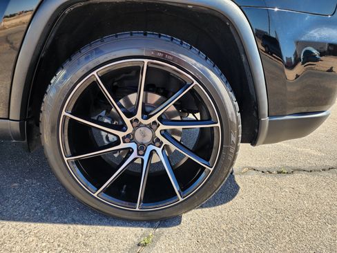 Used 2018 Jeep Grand Cherokee Limited w/ Luxury Group II RWD image 8