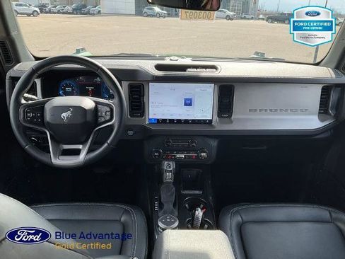 Certified 2025 Ford Bronco Outer Banks AWD/4WD image 3
