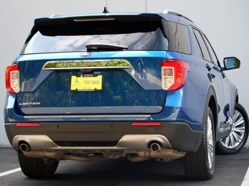 Used 2023 Ford Explorer Limited w/ Limited Technology Package RWD image 4