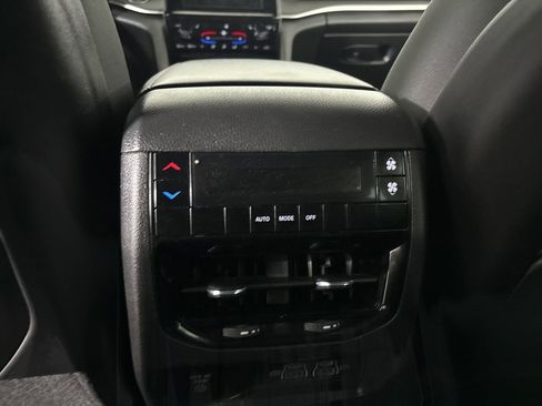 Used 2023 Jeep Grand Cherokee L Laredo AWD/4WD image 23