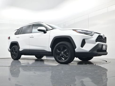 Used 2024 Toyota RAV4 XLE FWD image 48