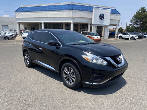 Used 2017 Nissan Murano S FWD image 2