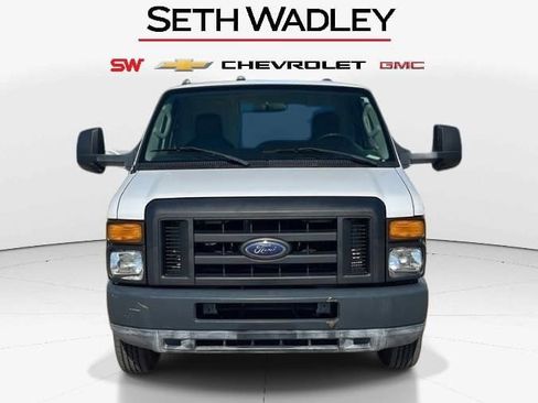 Used 2011 Ford E-450 and Econoline 450 Super Duty image 2