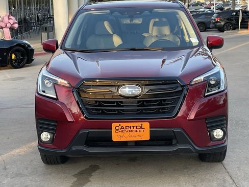 Used 2023 Subaru Forester Premium image 6