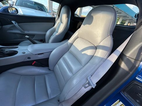Used 2005 Chevrolet Corvette Coupe w/ Preferred Equipment Group RWD image 9