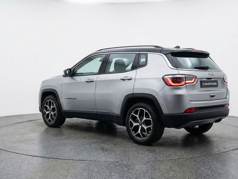 Used 2025 Jeep Compass Limited image 6