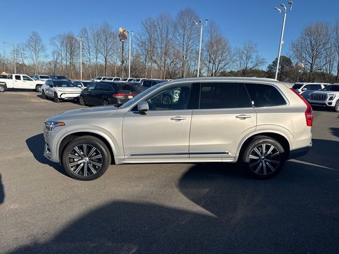 Used 2024 Volvo XC90 B5 Plus AWD/4WD image 2
