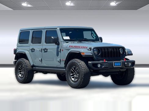 Used 2025 Jeep Wrangler Unlimited Rubicon AWD/4WD image 6
