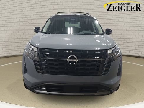 New 2026 Nissan Pathfinder Platinum image 2