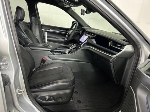 Used 2023 Jeep Grand Cherokee Trailhawk w/ Luxury Tech Group III AWD/4WD image 28