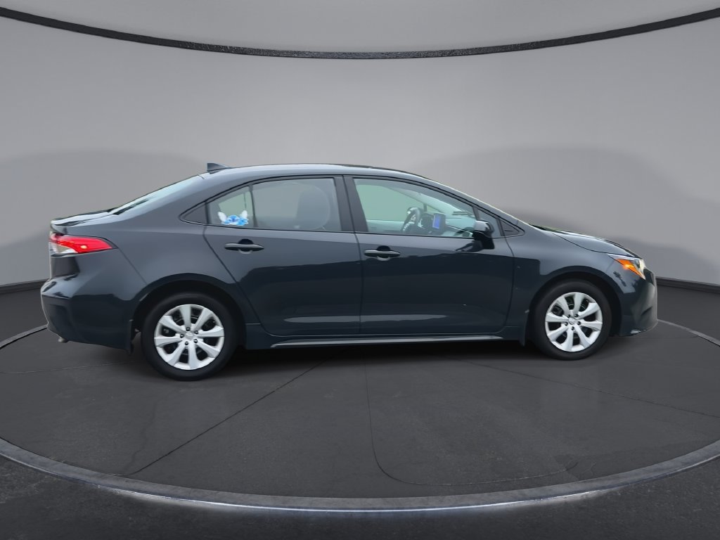 Used 2025 Toyota Corolla LE FWD image 9