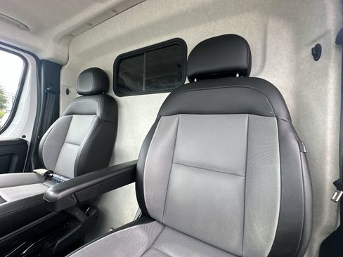 Used 2025 RAM ProMaster 2500 w/ Convenience Group FWD image 31