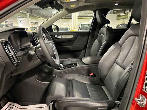 Certified 2023 Volvo XC40 B5 Plus w/ Protection Package Premier AWD/4WD image 10