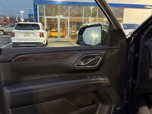 Used 2023 Chevrolet Tahoe Z71 w/ Z71 Off-Road Package image 9