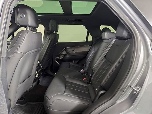 Used 2025 Land Rover Range Rover Sport S AWD/4WD image 10